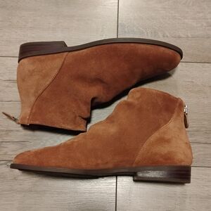 Gentle Souls By Kenneth Cole Women's Emma Suede Zip Bootie in Size 9.5 NWOT